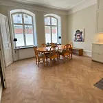 Lyxig Arkitektritad Laegenhet