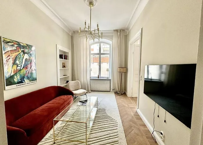 Lyxig Arkitektritad Laegenhet