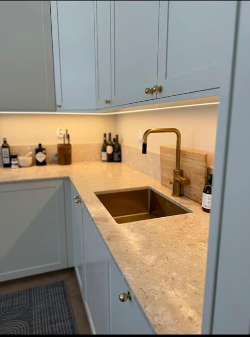 Lyxig Arkitektritad Laegenhet Apartment *